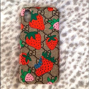 Strawberry print Gucci iphone xr case! 🍓